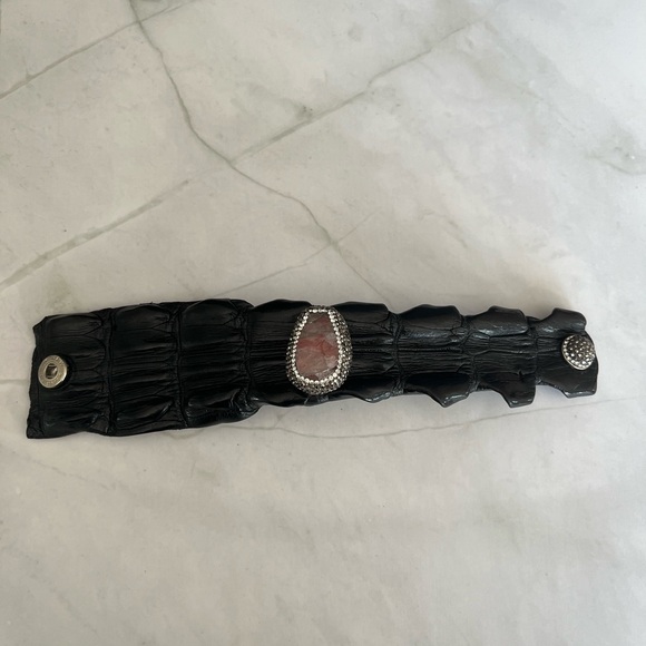 Croc embossed leather cuff with Druzy center piece. - Picture 7 of 7